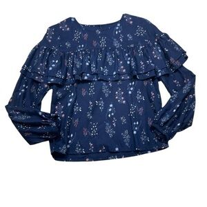 Reserved Shoulder Flutter Top